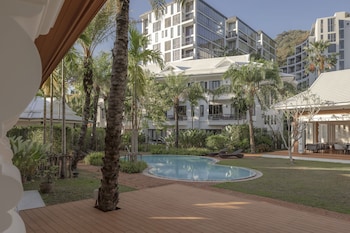 the pe la resort phuket