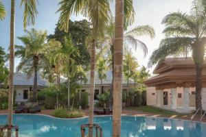 the pe la resort phuket
