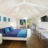 magnums accommodation airlie beach adults only