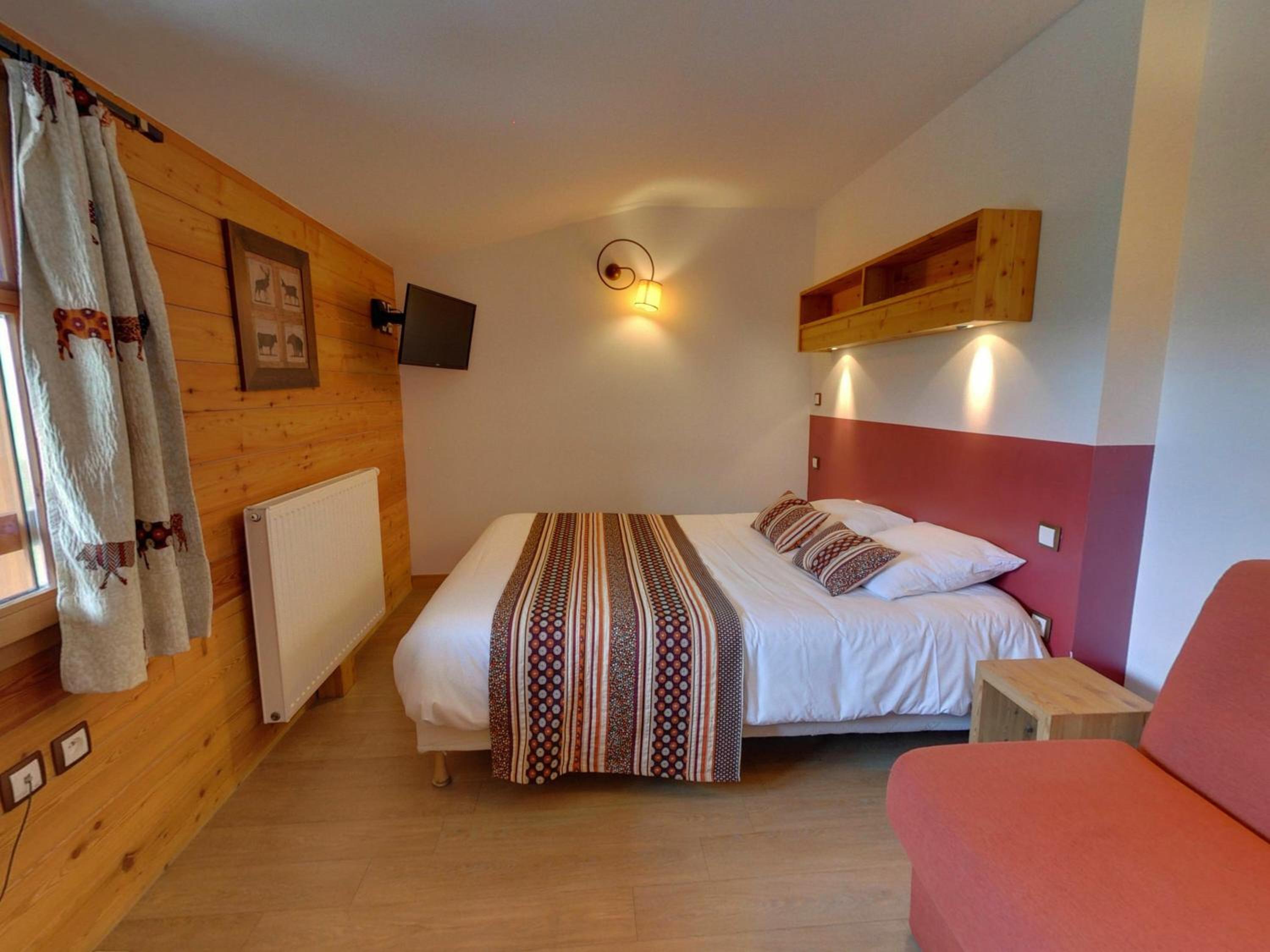 hotel les peupliers a embrun