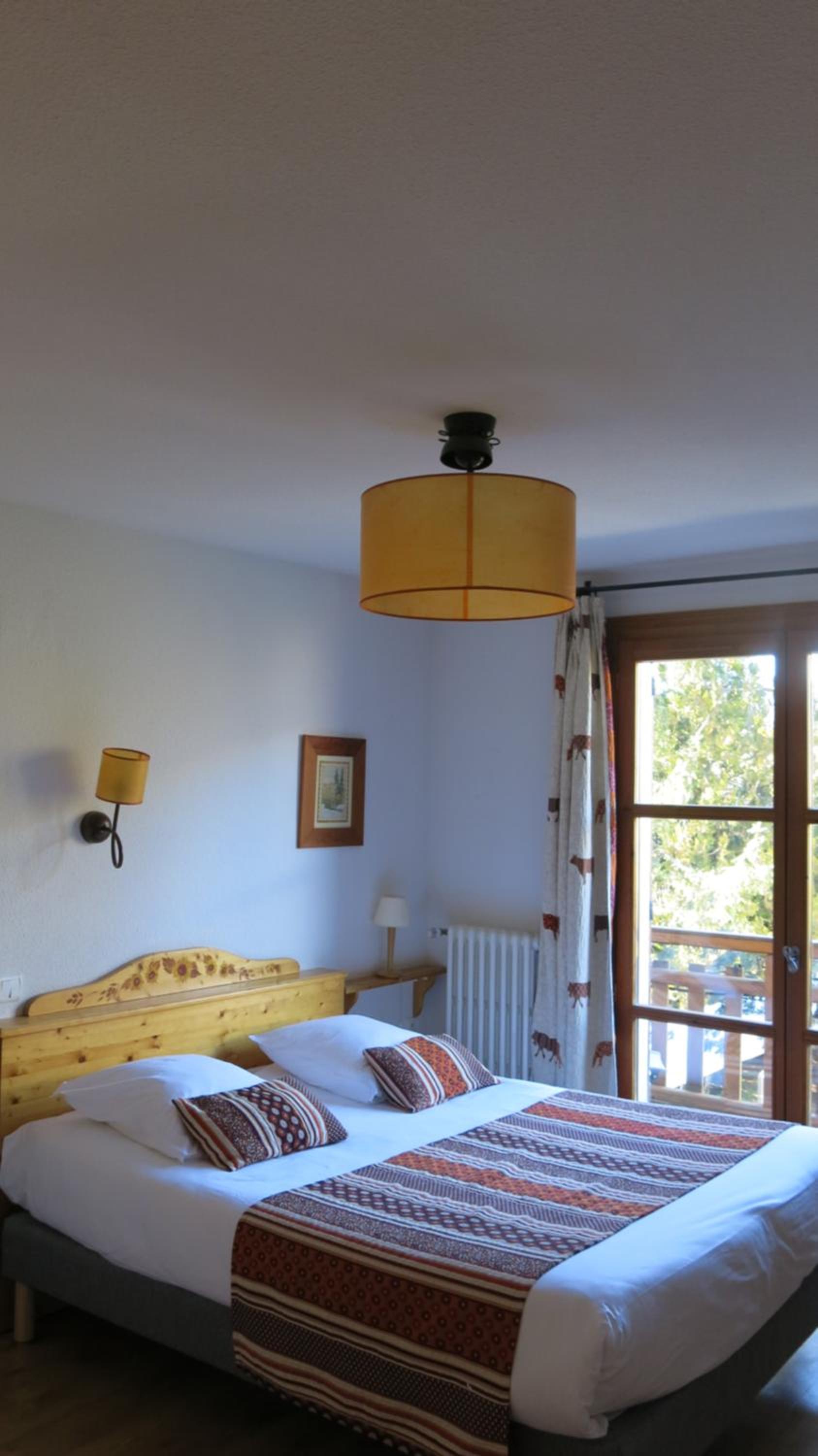 hotel les peupliers a embrun