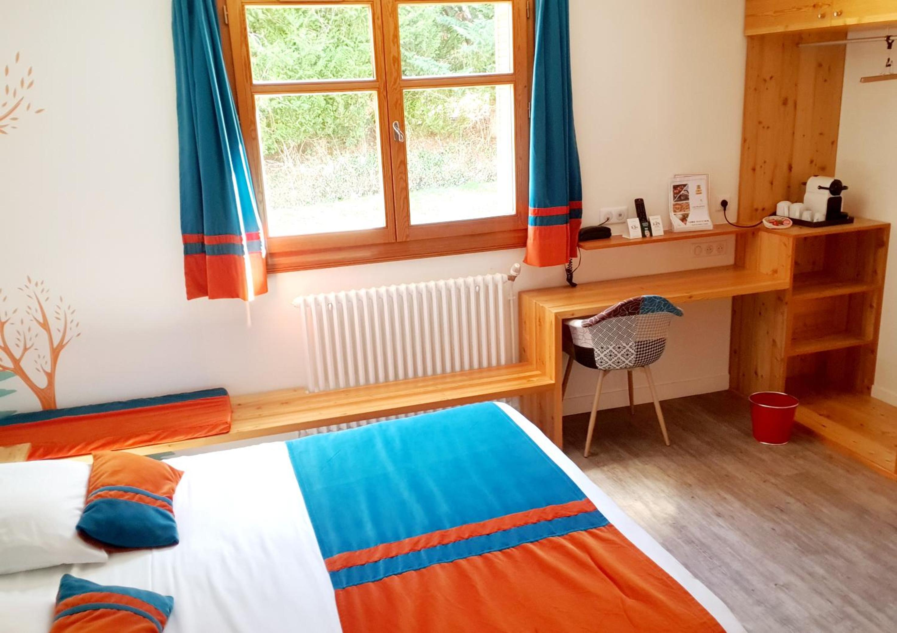 hotel les peupliers a embrun