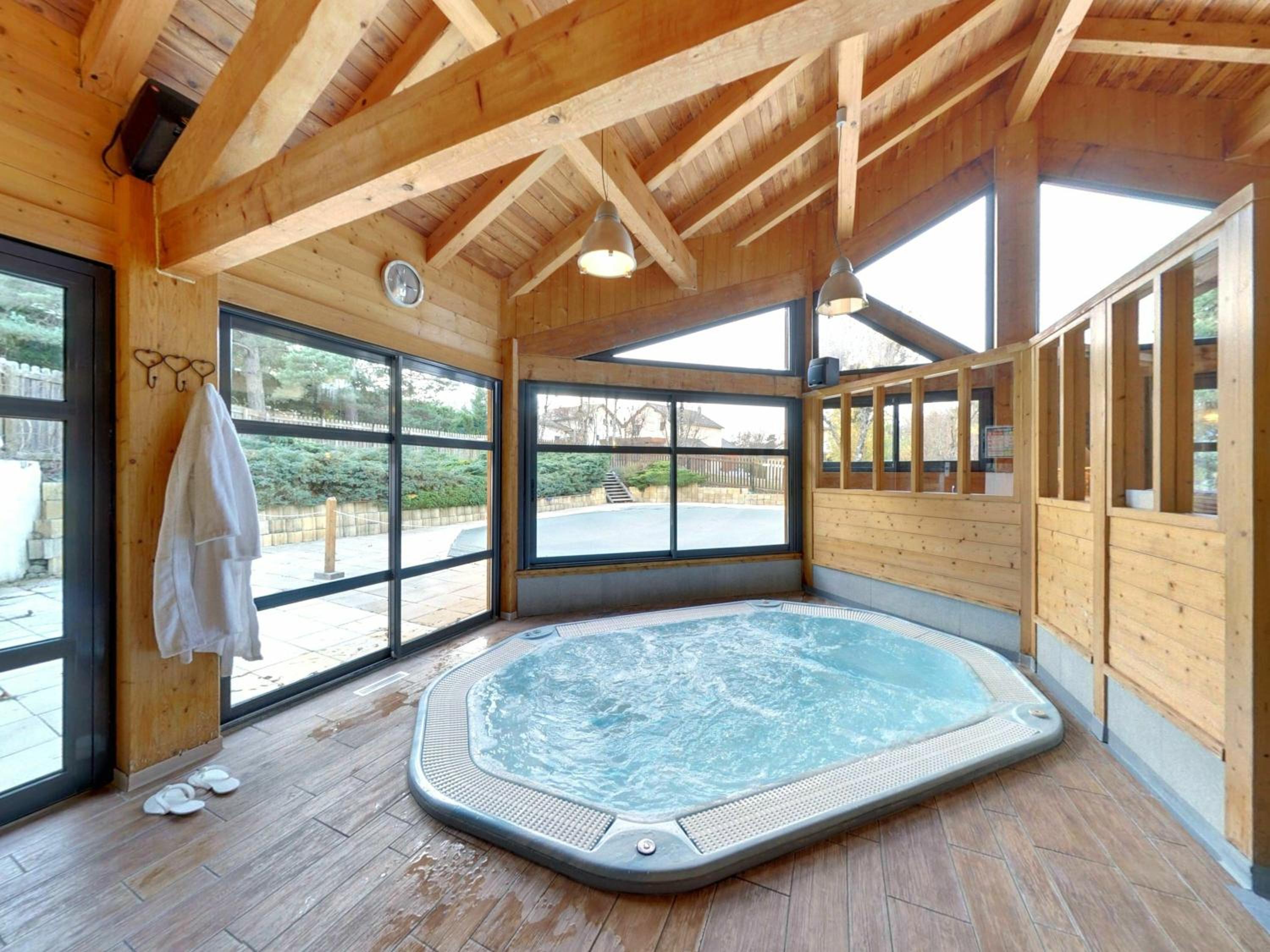 hotel les peupliers a embrun