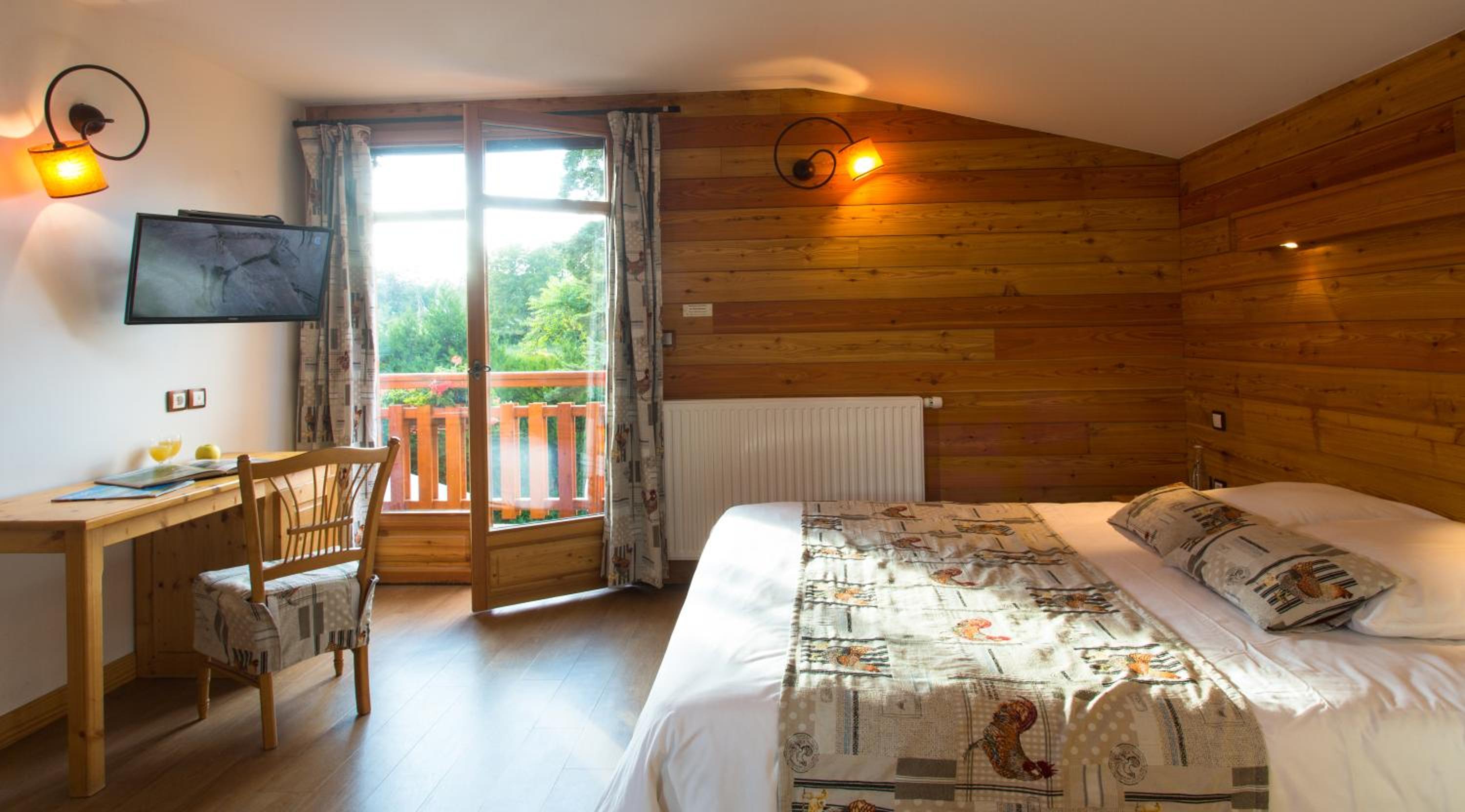 hotel les peupliers a embrun