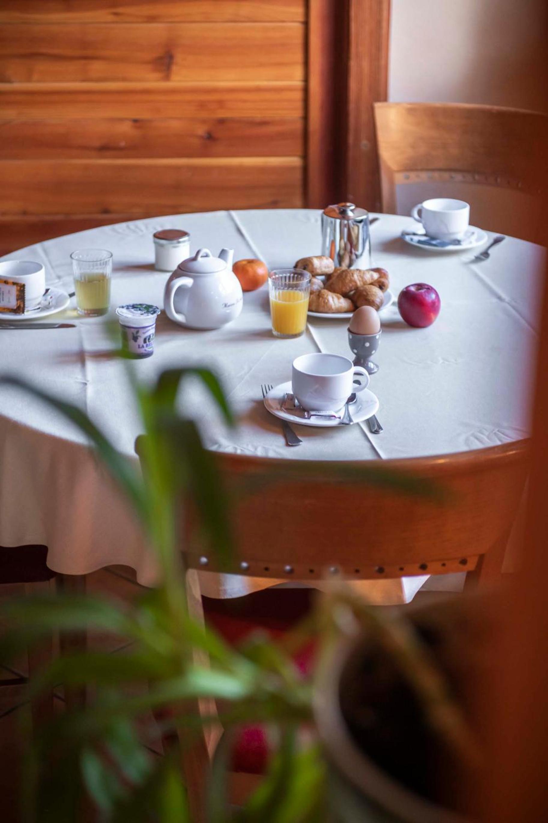 hotel les peupliers a embrun