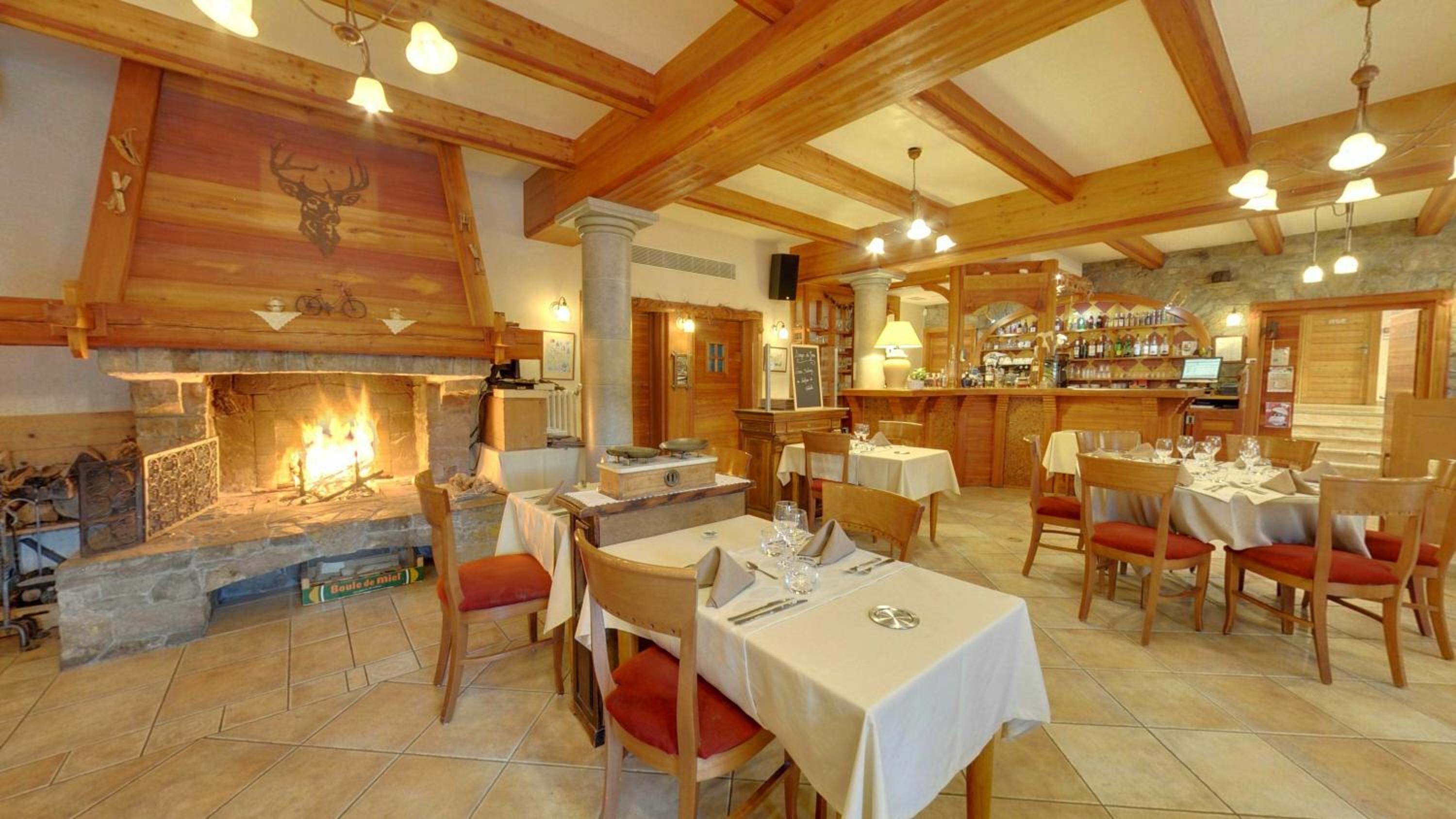 hotel les peupliers a embrun