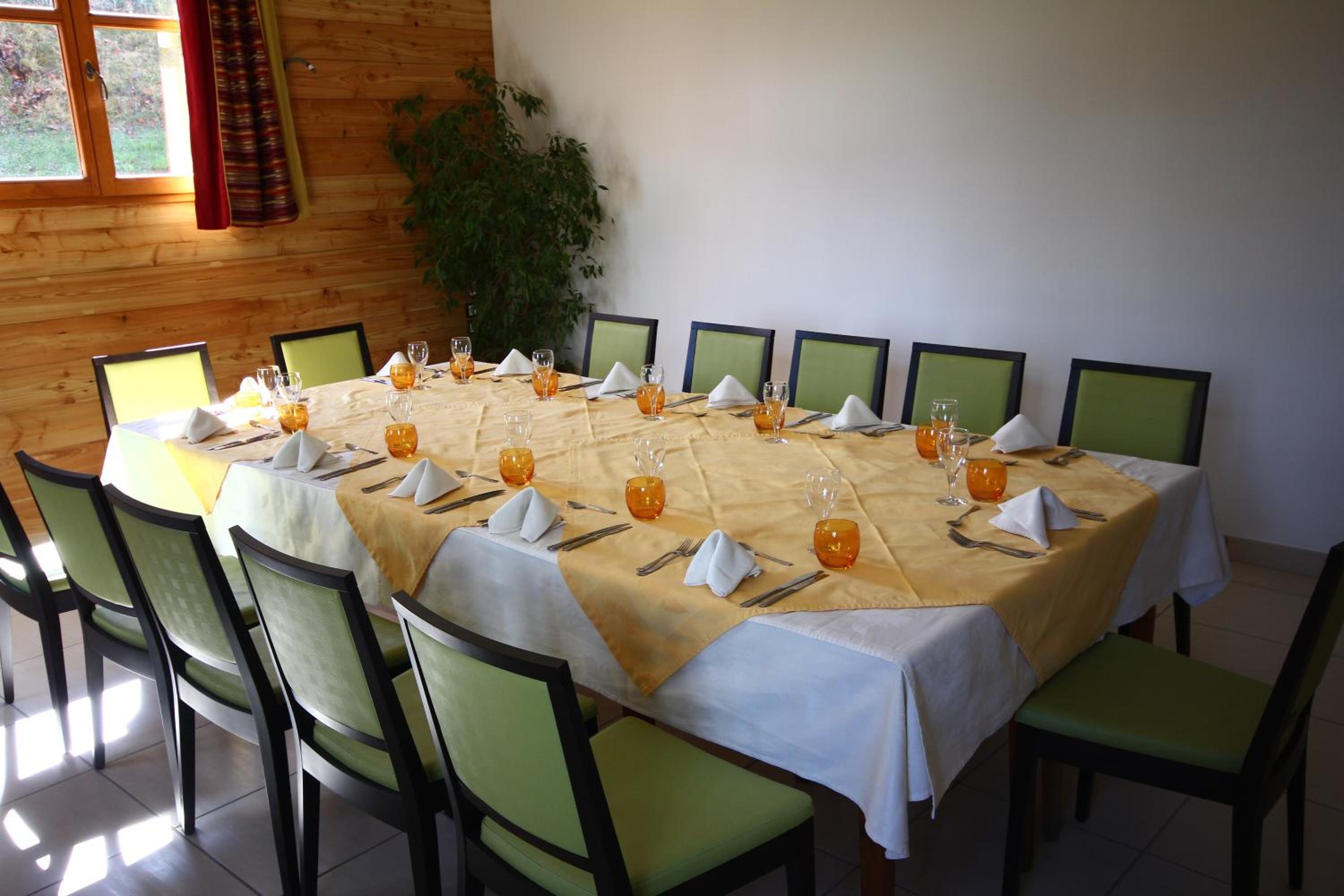 hotel les peupliers a embrun