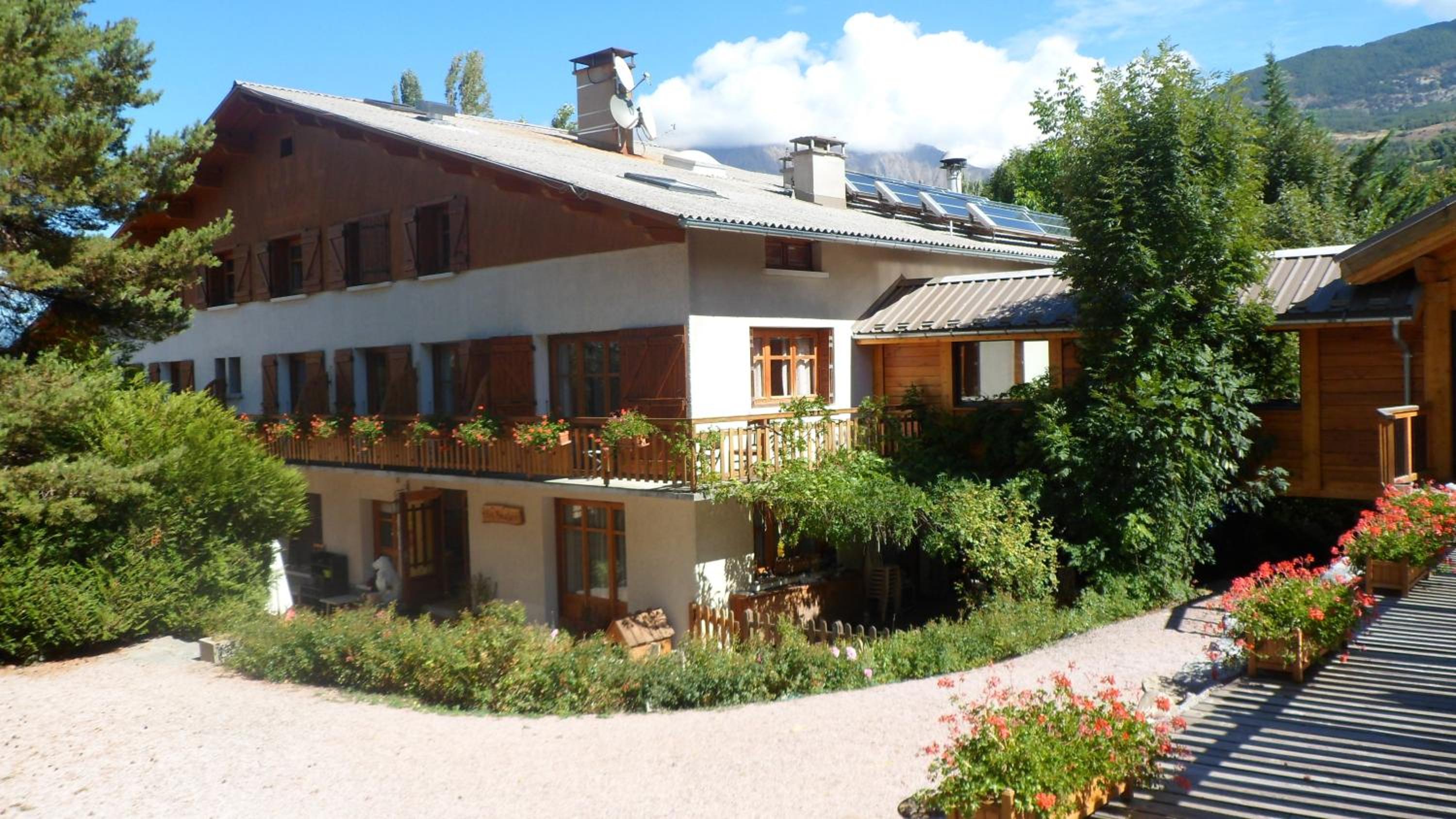 hotel les peupliers a embrun