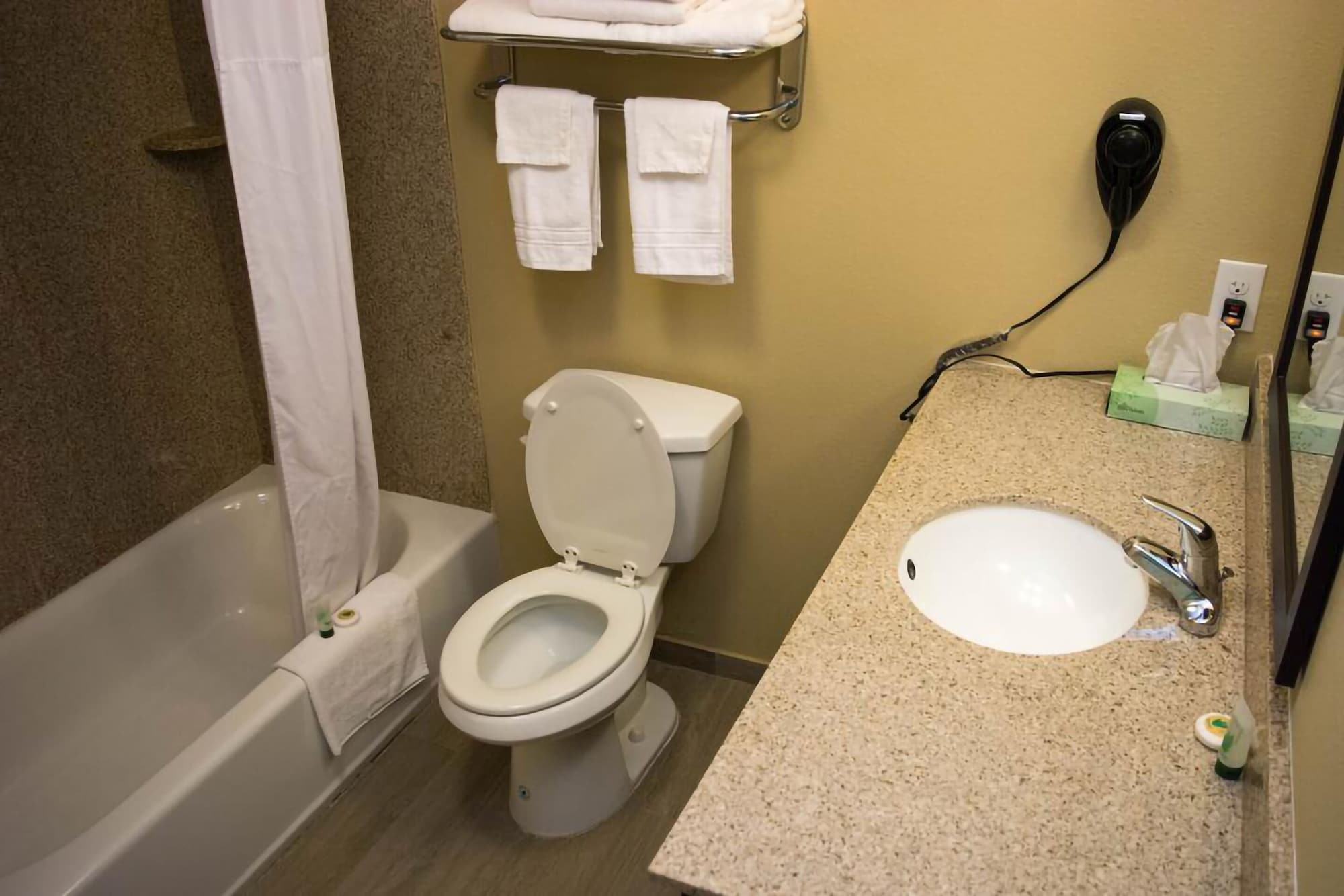 surestay hotel cotulla