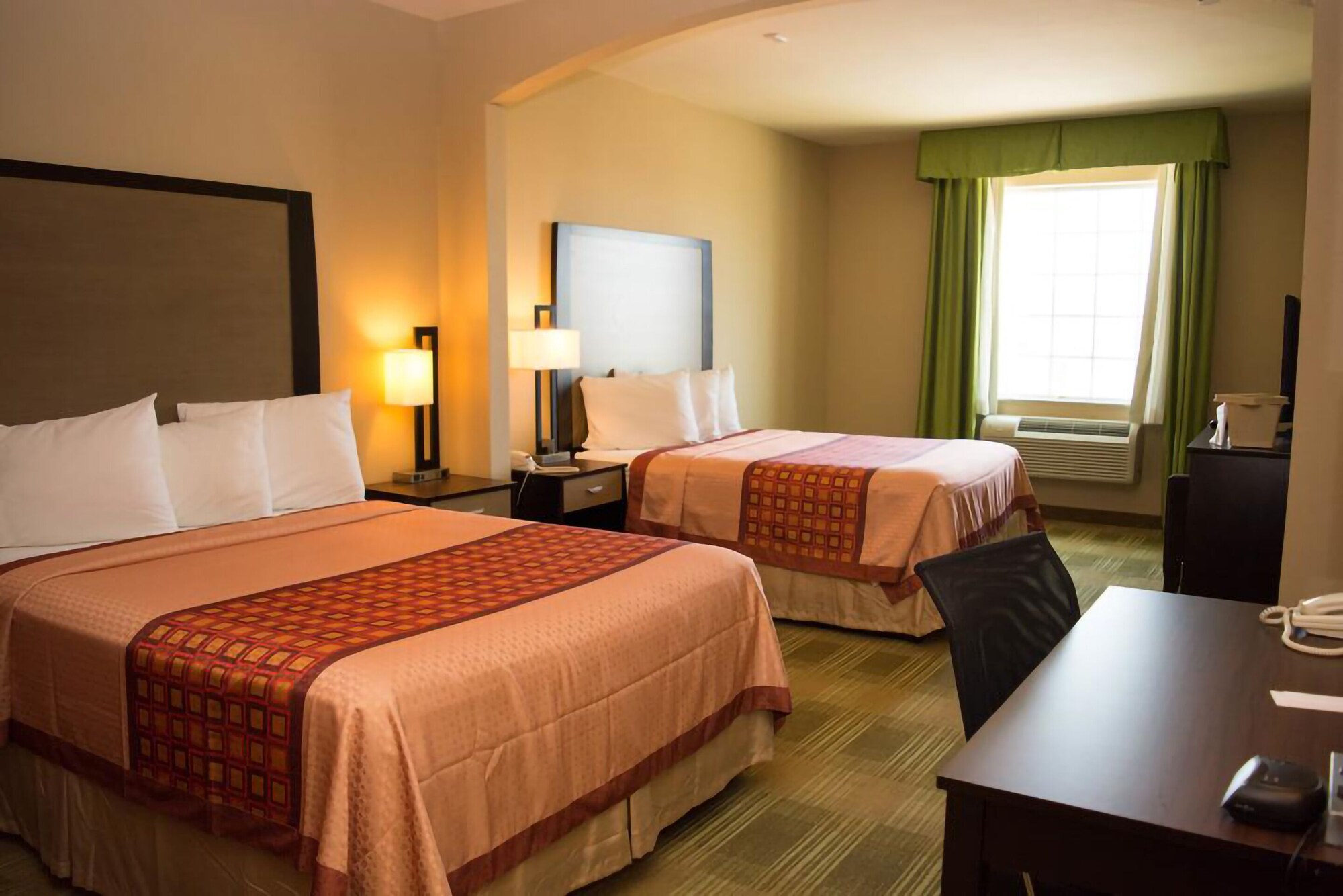 surestay hotel cotulla