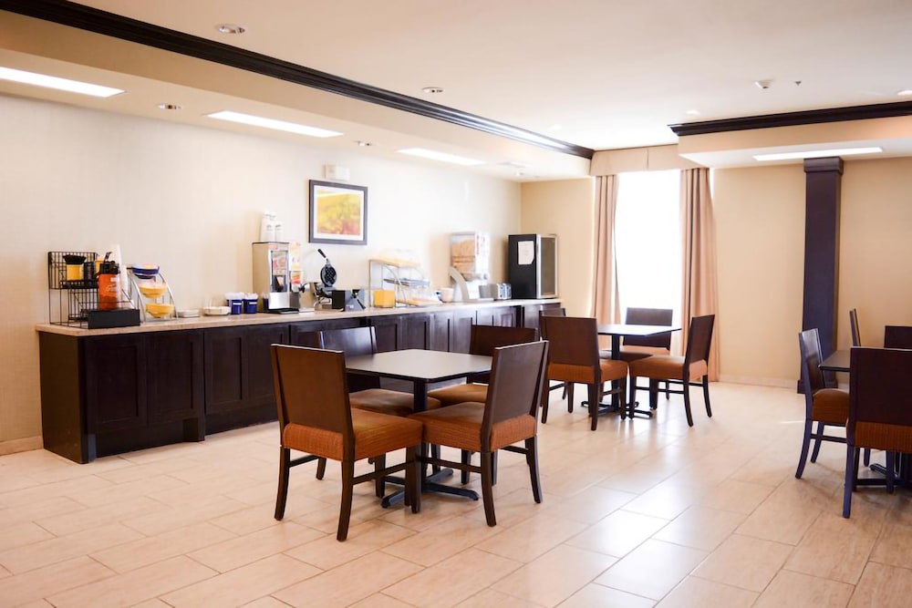 surestay hotel cotulla