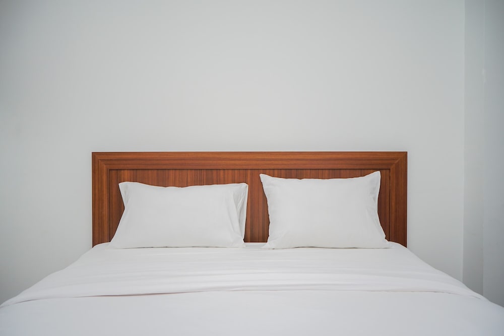 cozy and functional studio apartment at springwood residence