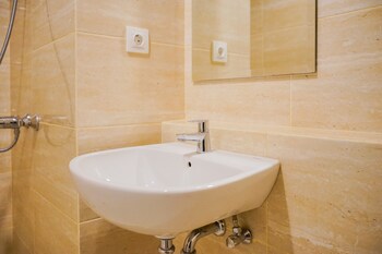 Cozy And Functional Studio Apartment At Springwood Residence,,0 star