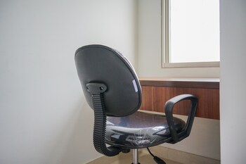 cozy and functional studio apartment at springwood residence