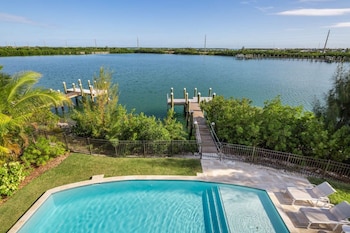 Coastal Bliss,,3 star