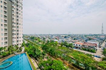 wonderful 1br apartment at mustika golf residence with golf view