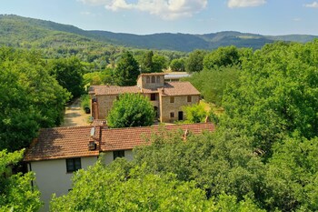 three room apartment at the gates of chianti