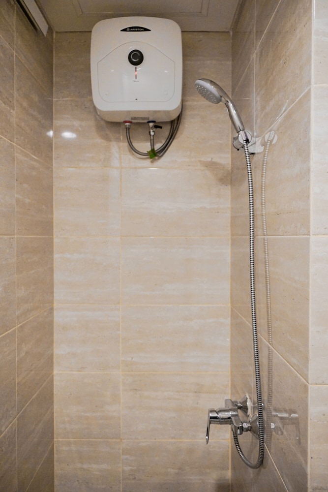 cozy living studio apartment at springwood residence