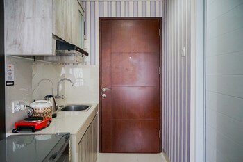 cozy living studio apartment at springwood residence