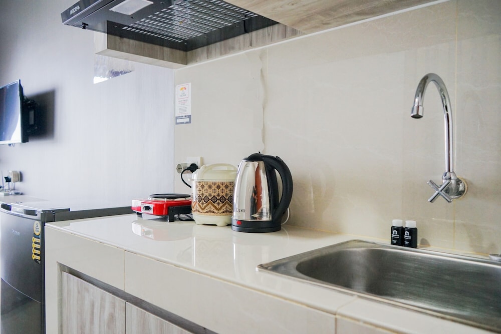 cozy living studio apartment at springwood residence