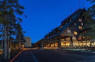 old faithful inn inside the park