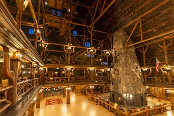 old faithful inn inside the park