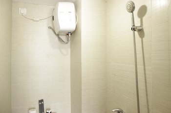 relaxing studio room at gateway pasteur apartment