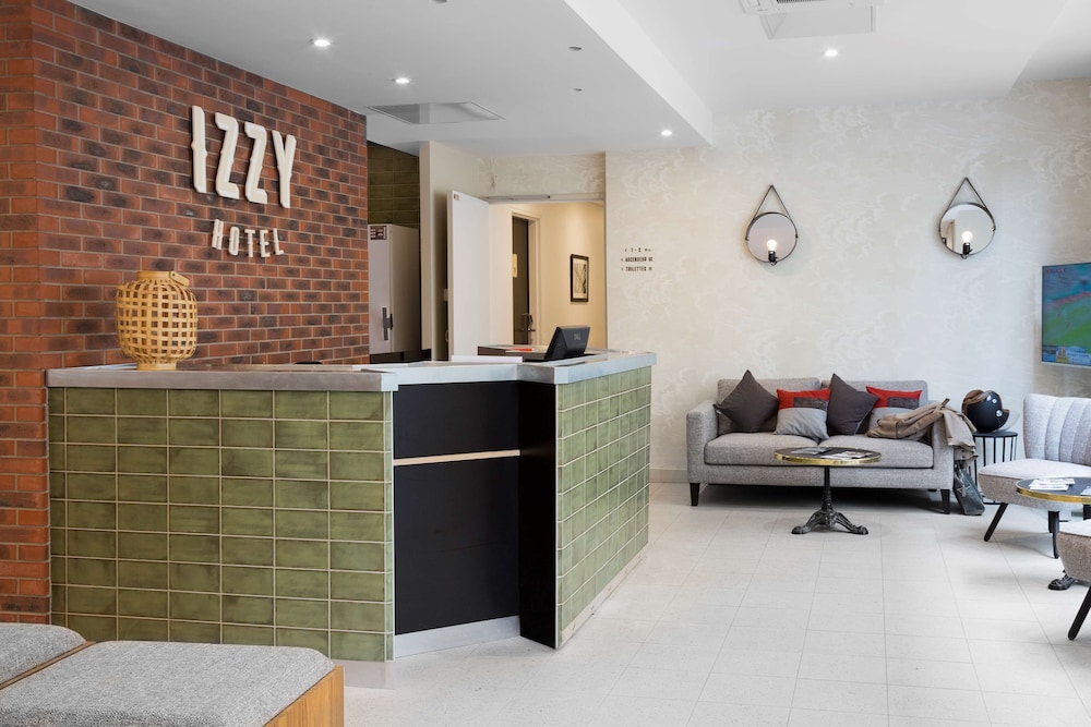 hotel izzy