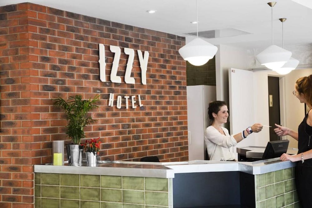 hotel izzy