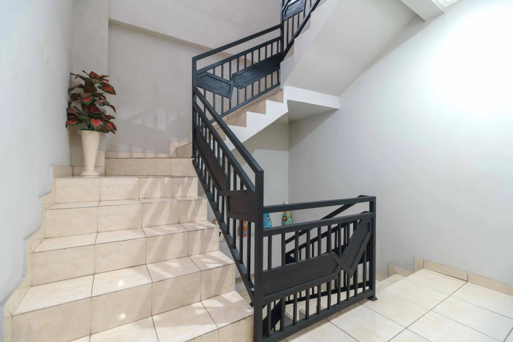 reddoorz syariah cinere depok