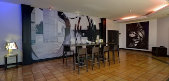Hôtel Arles Plaza,45 Avenue Carnot,4 star