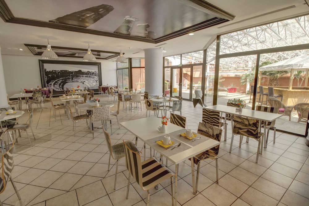 hotel arles plaza