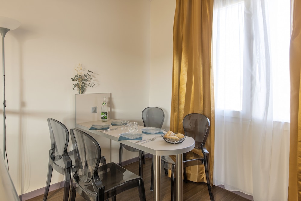 hotel arles plaza