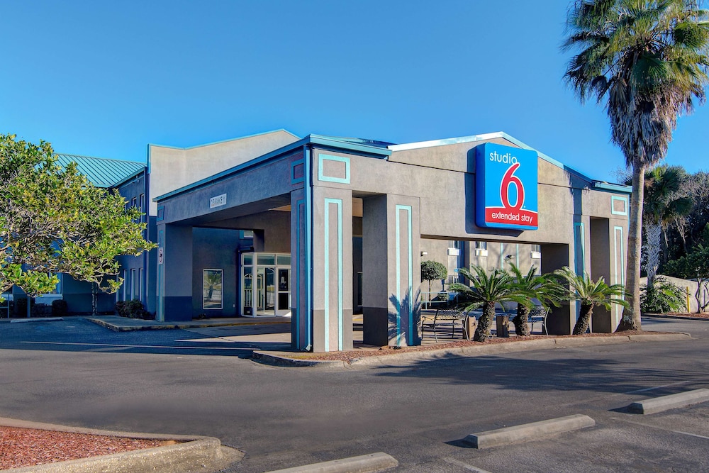 studio 6 pensacola fl west i 10