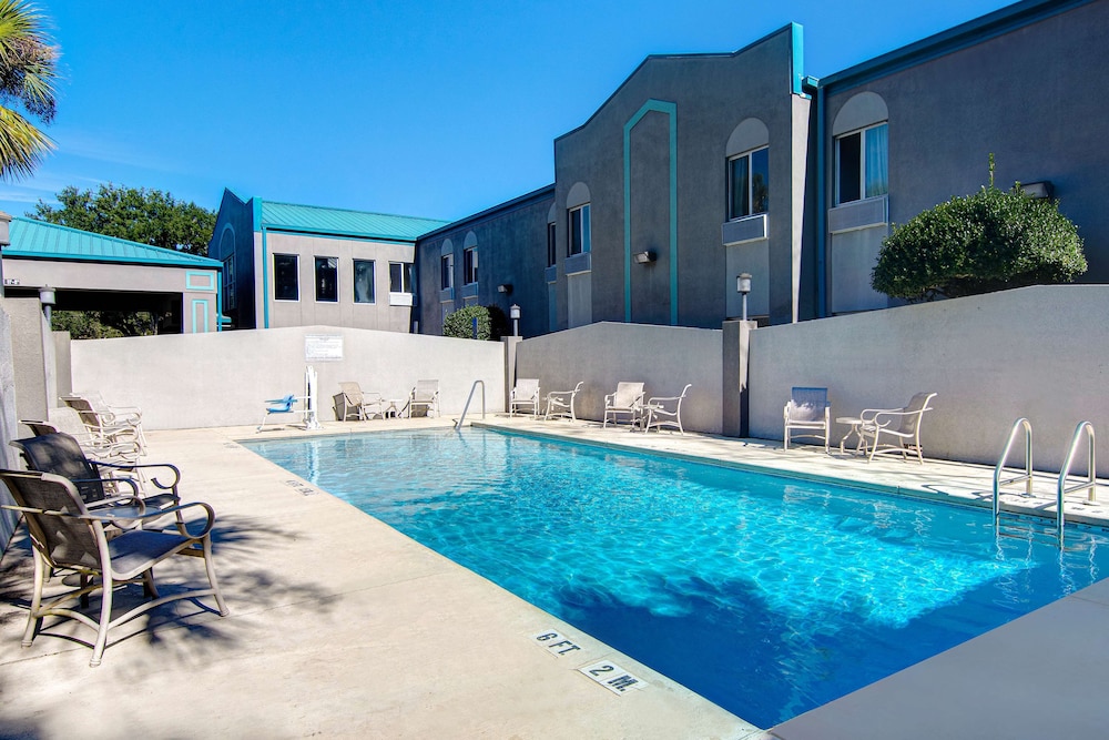 studio 6 pensacola fl west i 10