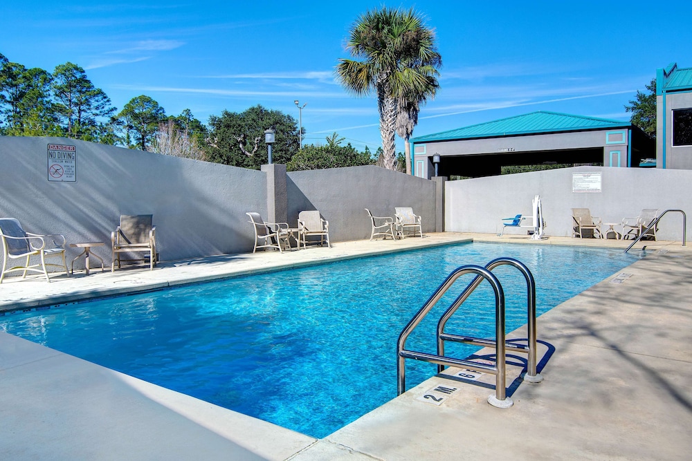 studio 6 pensacola fl west i 10