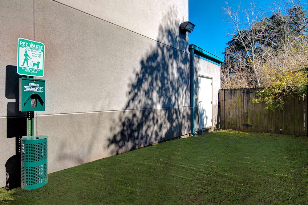 studio 6 pensacola fl west i 10