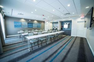 hampton inn and suites tempe phoenix airport az