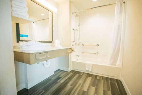 hampton inn and suites tempe phoenix airport az