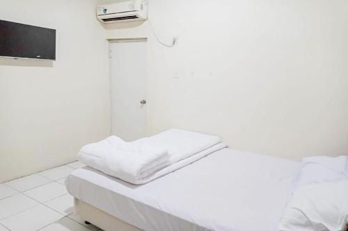 agnes residence near blok m mitra reddoorz