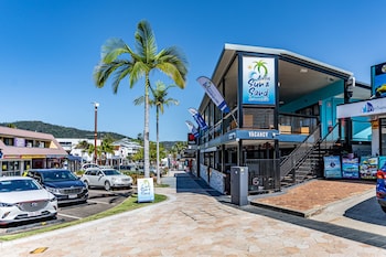 airlie beach