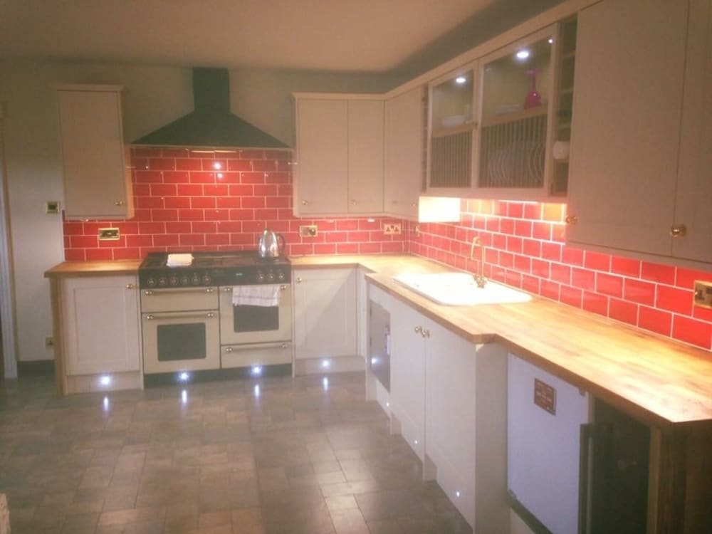 quaint 4 bed barn conversion barnhouse starshinezz