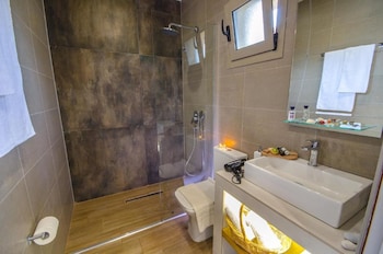 forest resort suites skiathos