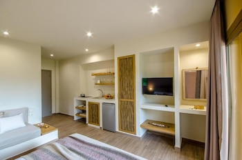 forest resort suites skiathos
