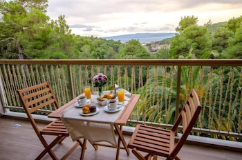 forest resort suites skiathos
