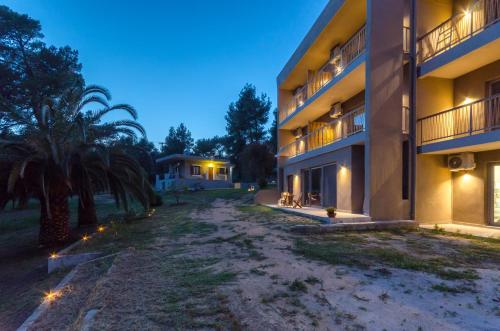 forest resort suites skiathos