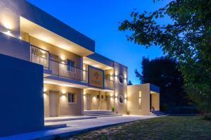 forest resort suites skiathos