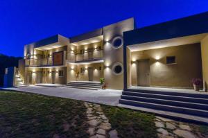 forest resort suites skiathos