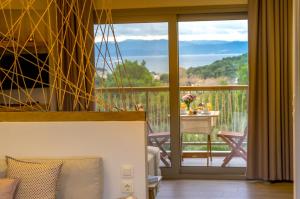 forest resort suites skiathos