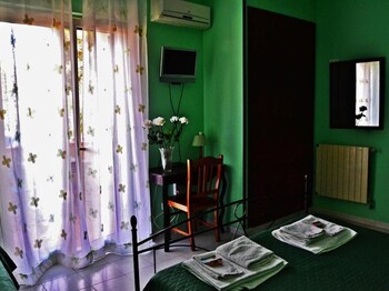 room in bandb suite rosa bandb s elia